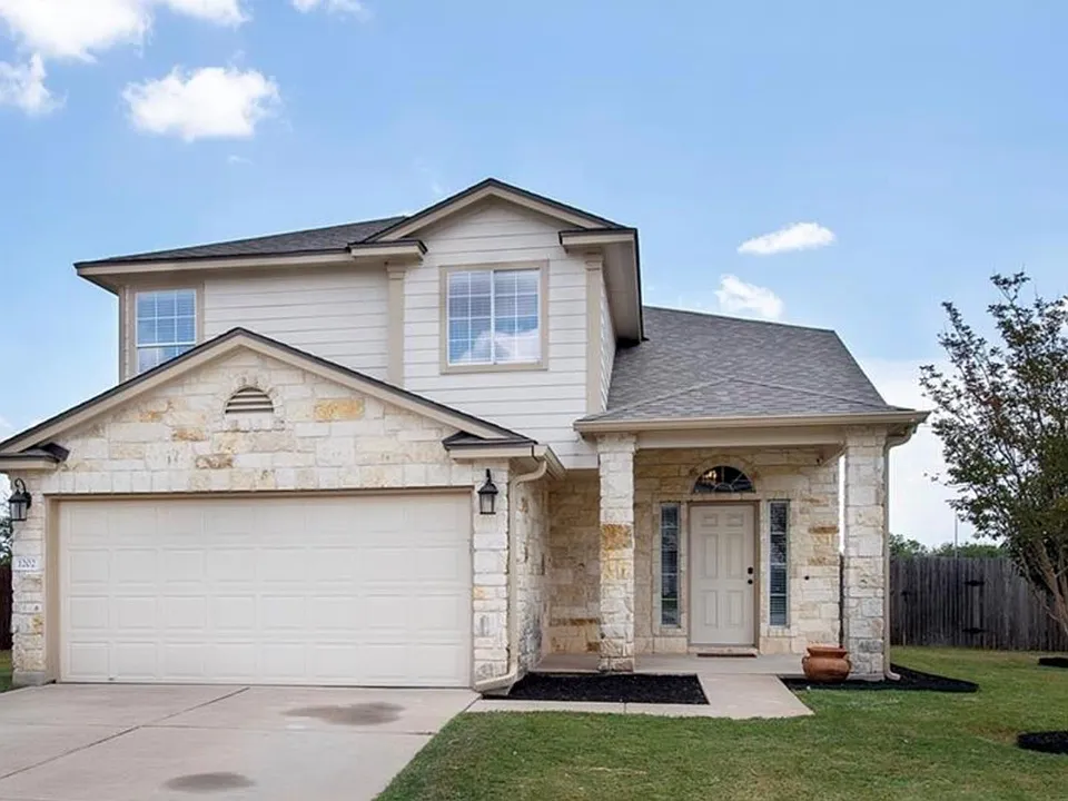 1202 Hensley Dr