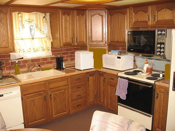 Oak Cabnits in Kitchen