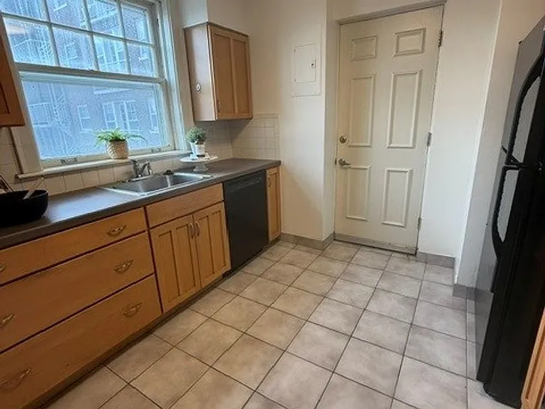 329 Belt Ave #401 — Photo 8