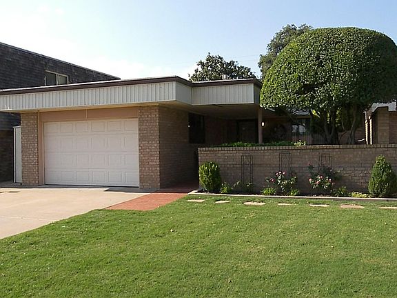 2nd image of 2318 Indian Dr
