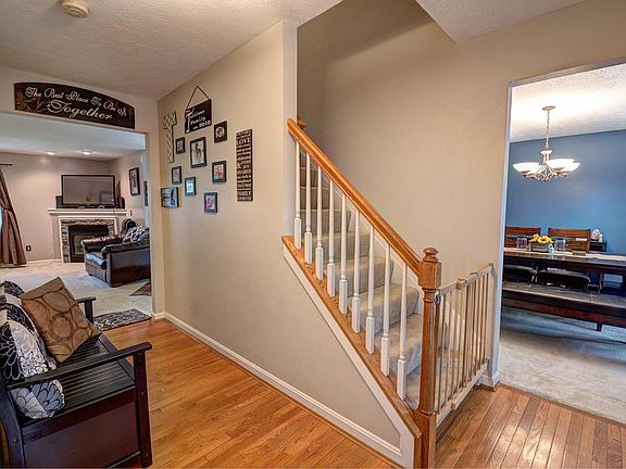 3rd image of 399 Bunchberry Dr