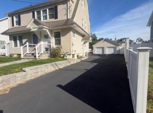 17 Kenvil Ave, Succasunna, NJ 07876