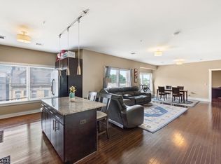110 Broad St APT 303, Newark, NJ 07104