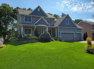 6182 Oak Hollow Ln, Lino Lakes, MN 55014