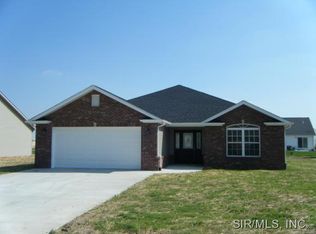 9492 Regency Ln, Breese, IL 62230