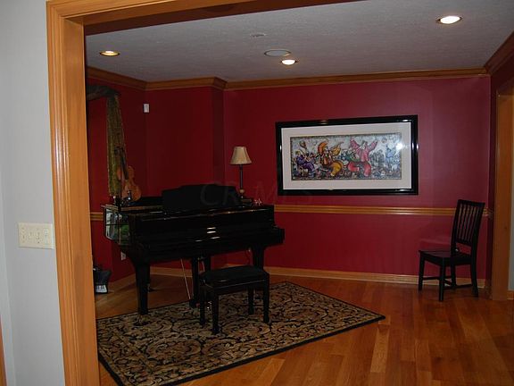 3rd image of 6619 Blackhawk Cir