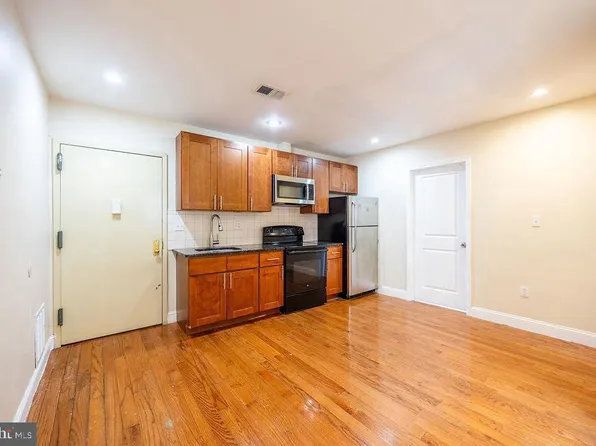 4706 Chestnut St #3B, Philadelphia, PA 19139