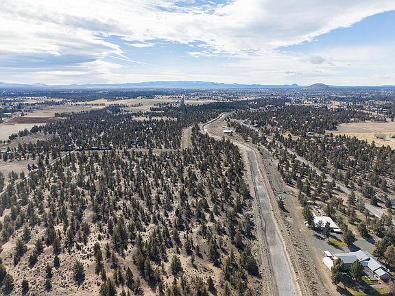 5th image of 63725 Hughes Rd