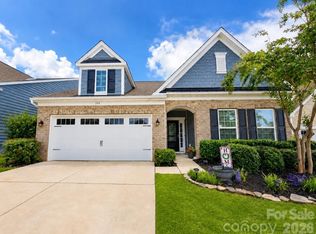 355 Kentmere Ln, Lake Wylie, SC 29710