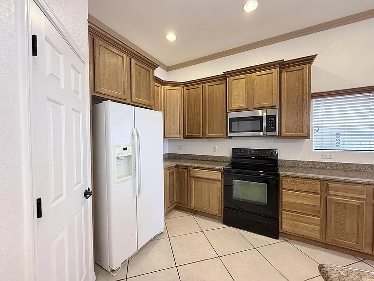 926 Stahlman Dr — Photo 6