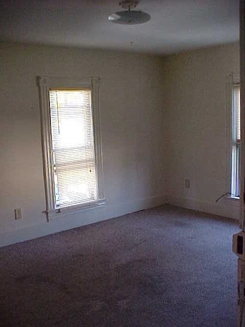 12 x 15' LVG RM 2nd Fl Glass St Apt 2F. There is a half bath