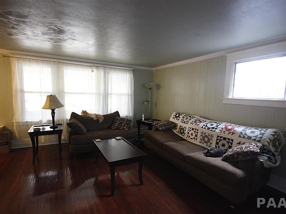 2nd image of 1312 E Lake Ave