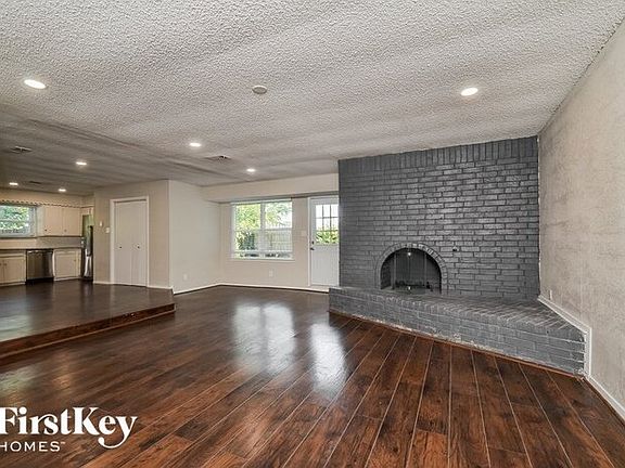 5th image of 4301 Aspen Way