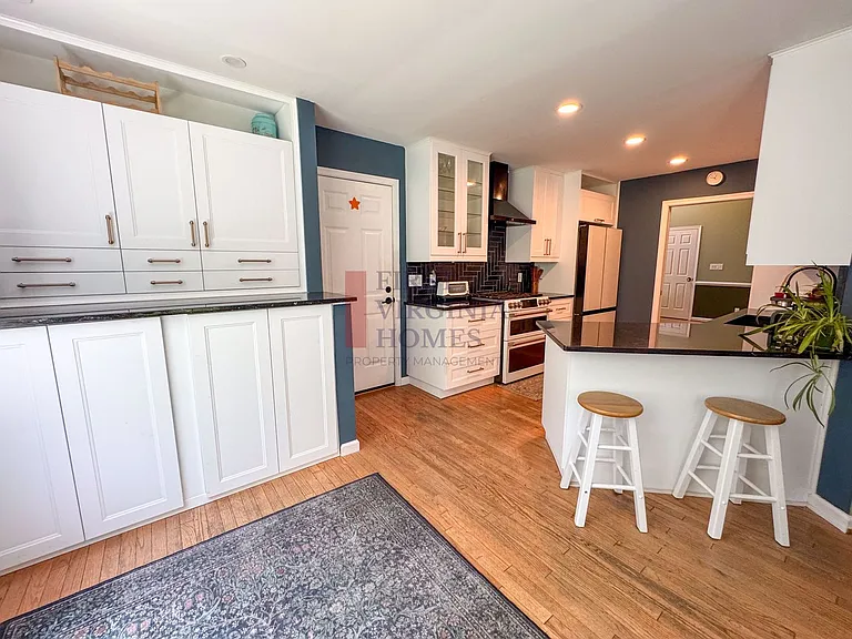 202 Blackthorn Ln — Photo 11
