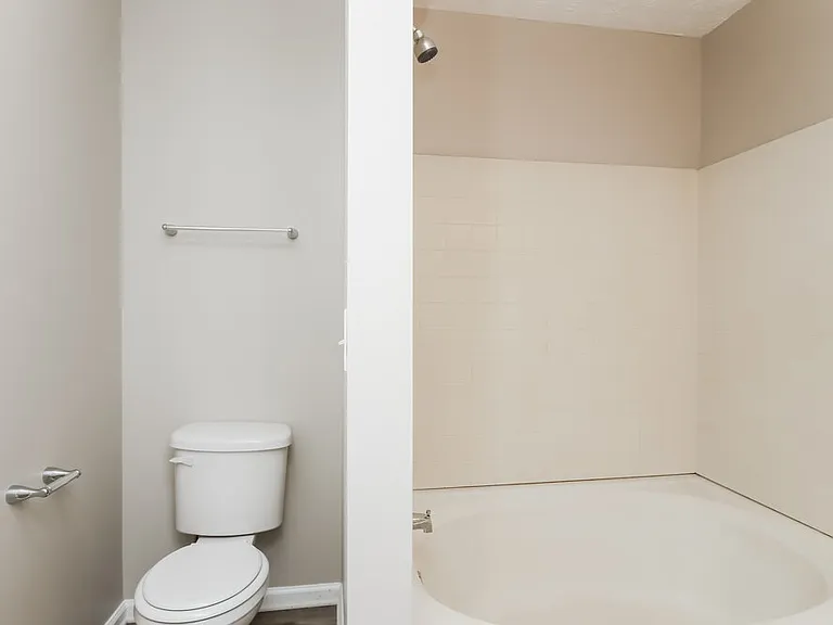 7205 Bridgeport Ct — Photo 15