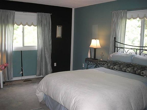 3rd image of 531 Greenhill Dr