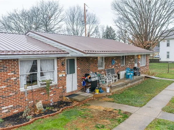432-438 Bank Ln SE, New Philadelphia, OH 44663