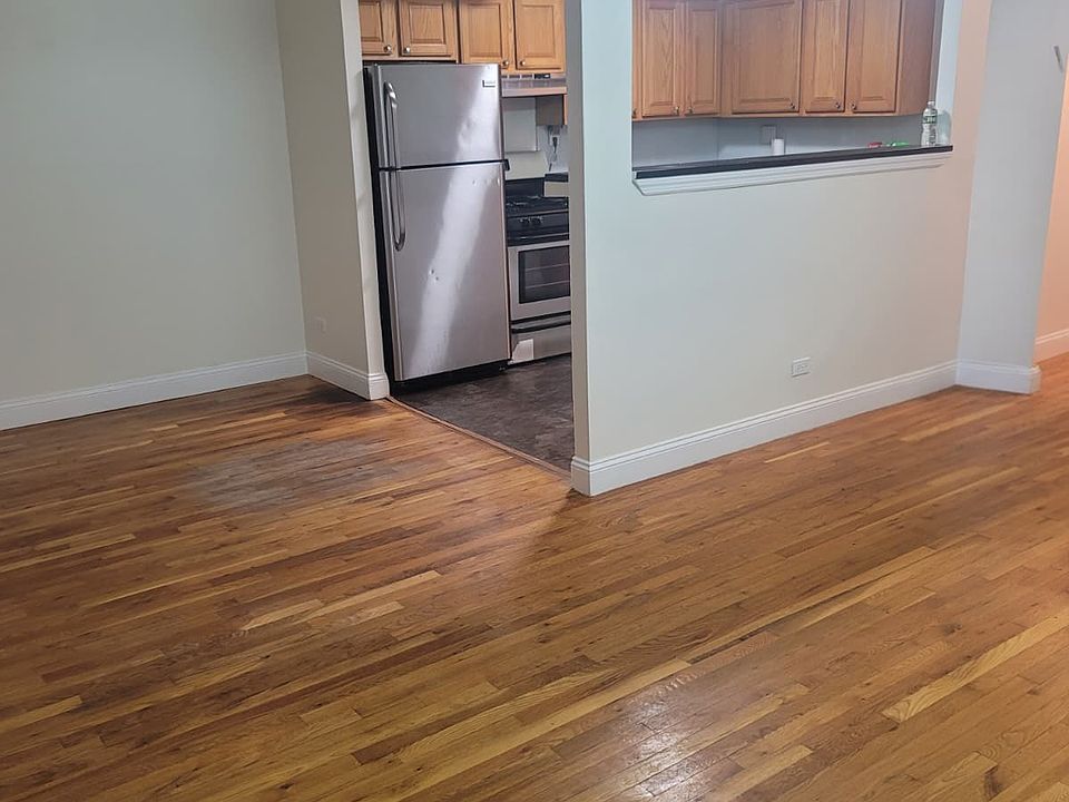 1st image of 148 Mayfair Dr N Floor 2