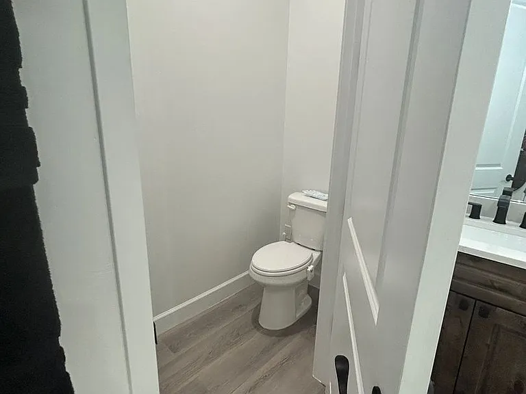 4736 N Diana Ave — Photo 23