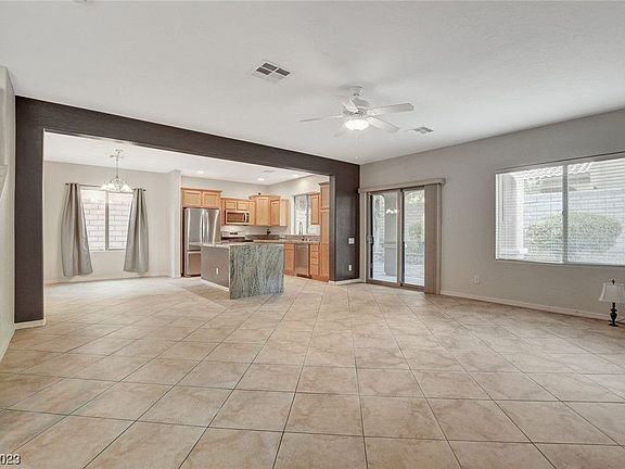 5th image of 11812 Alava Ave