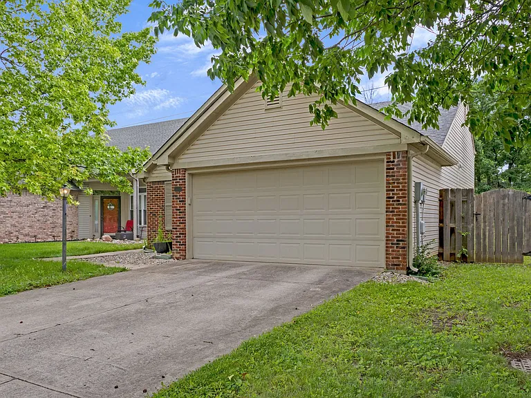 5182 Pin Oak Dr — Photo 2