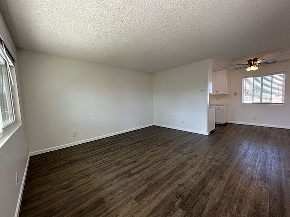 5th image of 210 Quintard St #D11
