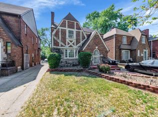 18665 Santa Barbara Dr, Detroit, MI 48221