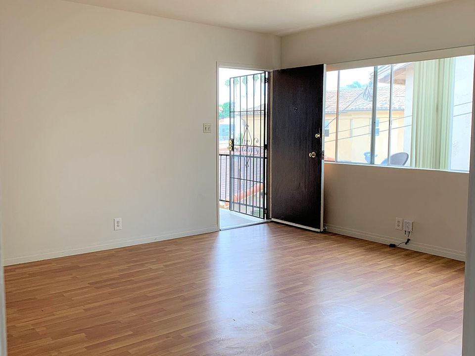 1st image of 822 W 10th St APT 5