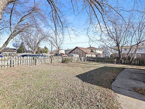 4th image of 4908 N 106th St #4908