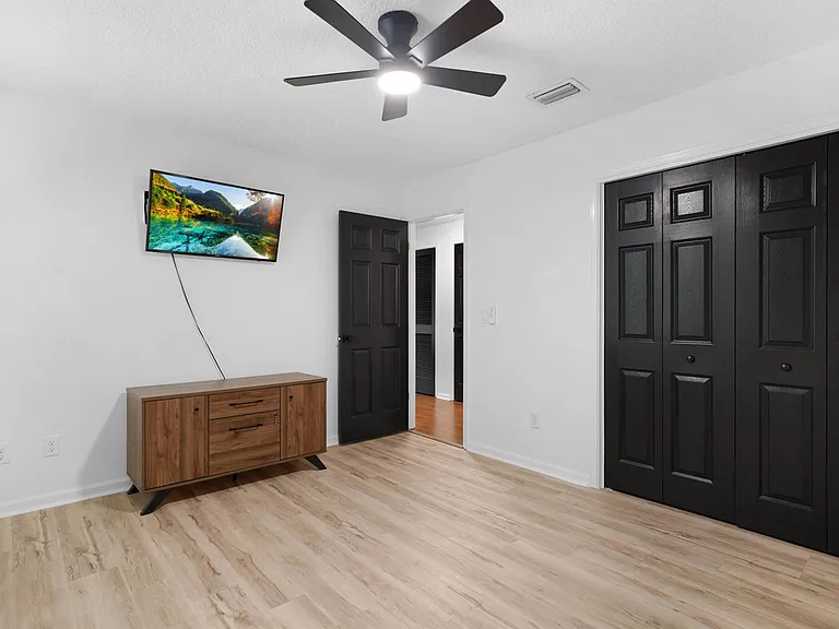 12449 Jeremys Landing Ct — Photo 9