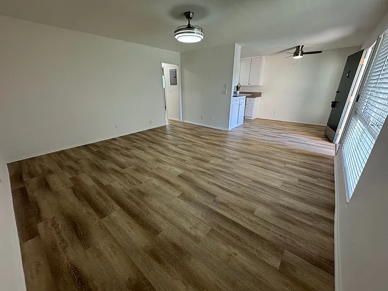 20317 Saticoy St — Photo 24