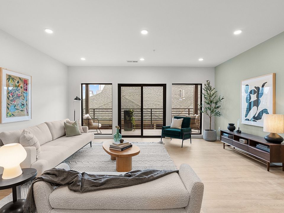 1st image of 635 7th Ave S #318