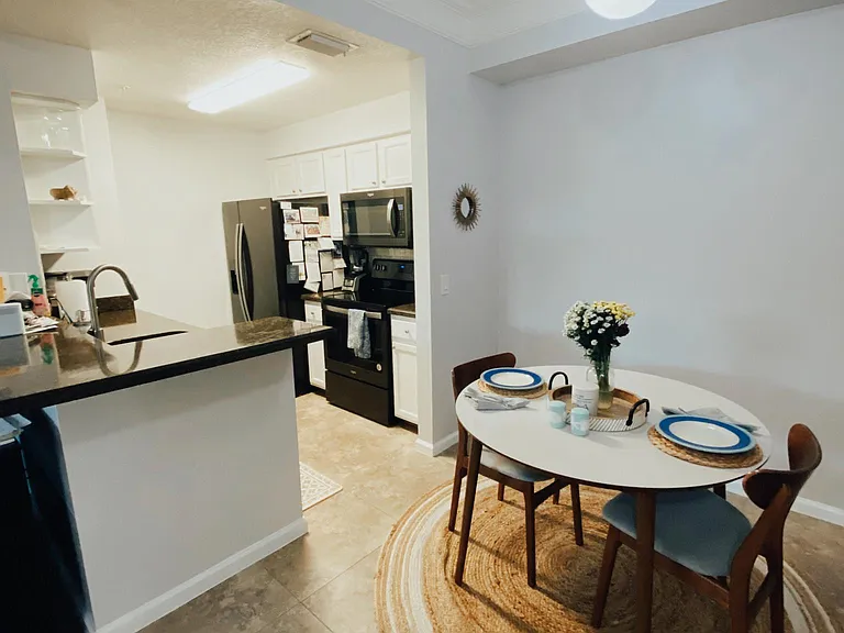 1108 Myrtlewood Cir E — Photo 3