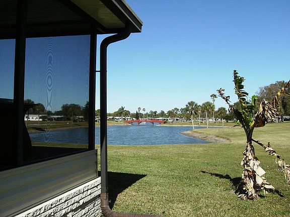 4th image of 1962 Tower Lakes Blvd #107