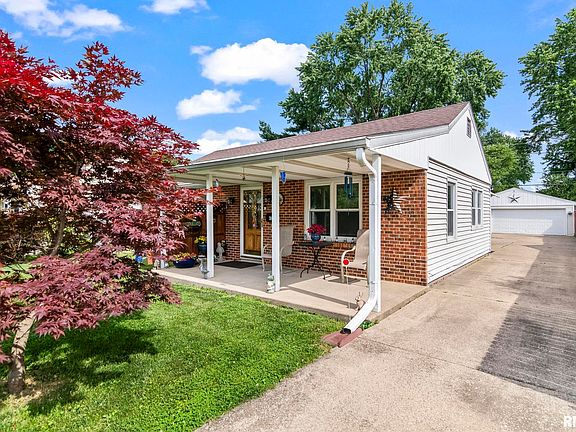 4th image of 3061 Louise Ln