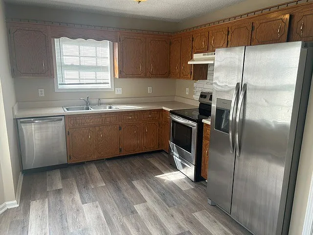 3 bed, 1050 sqft, $1,095 — Photo 4