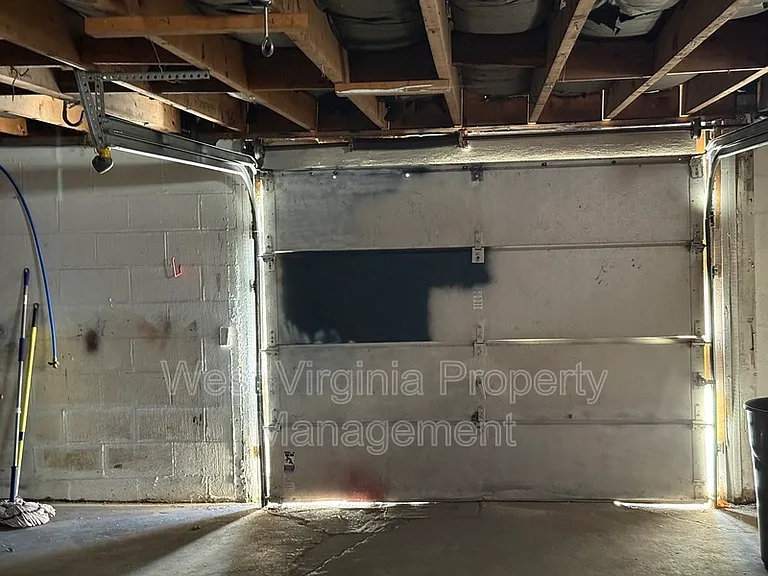 309 E Prince St — Photo 28