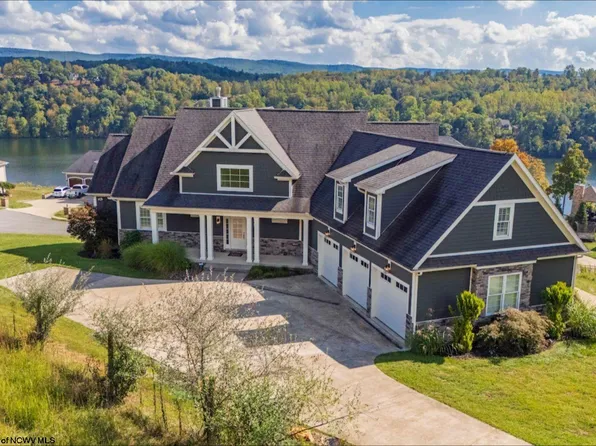 1214 Paradise Point Ct, Morgantown, WV 26508