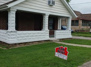 834 E Utica St #A, Sellersburg, IN 47172