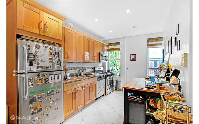 Rented by Douglas Elliman | media 19