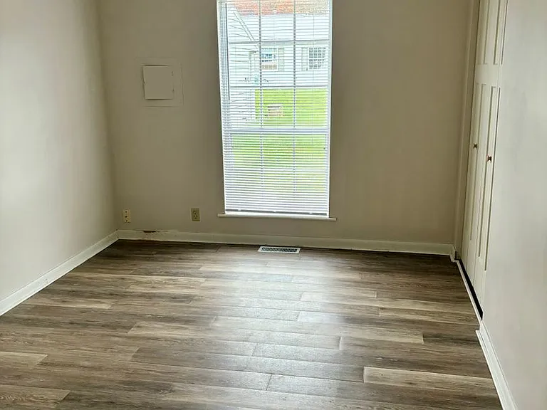 65 Sunset Dr — Photo 3