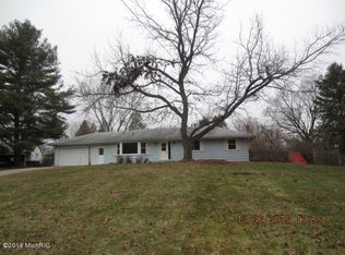 8017 Gull Manor Dr, Richland, MI 49083
