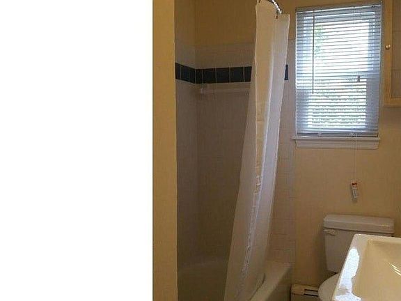 2nd image of 657 Childs Ave APT 2