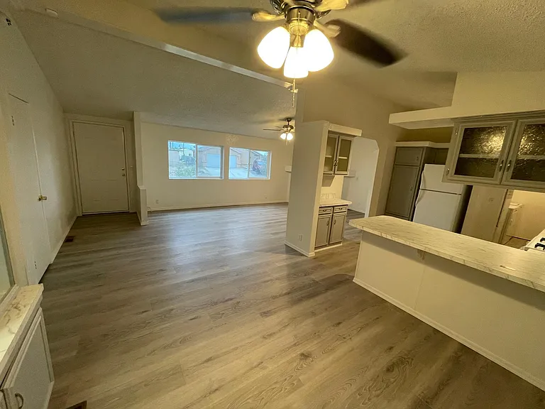 5550 S Pearl St #1 — Photo 8