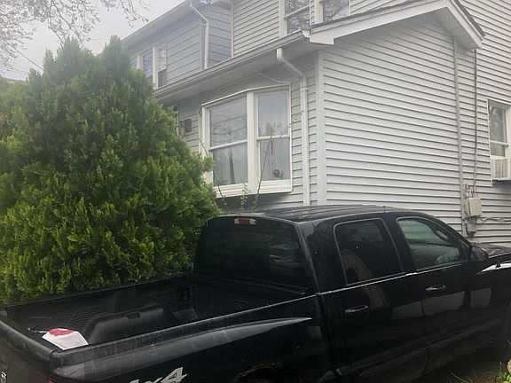 5th image of 940 Revere Ave