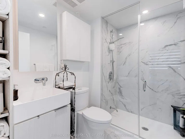 370 Martha St #1707 — Photo 20