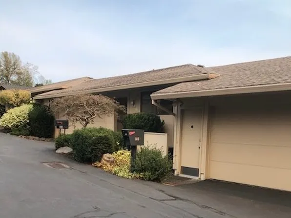 40 Condolea Ct, Lake Oswego, OR 97035