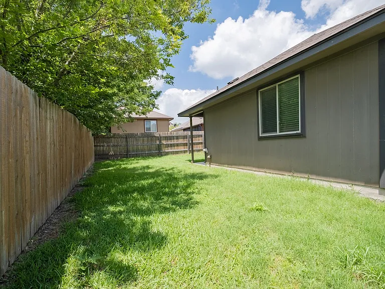 100 Azurite Dr — Photo 20