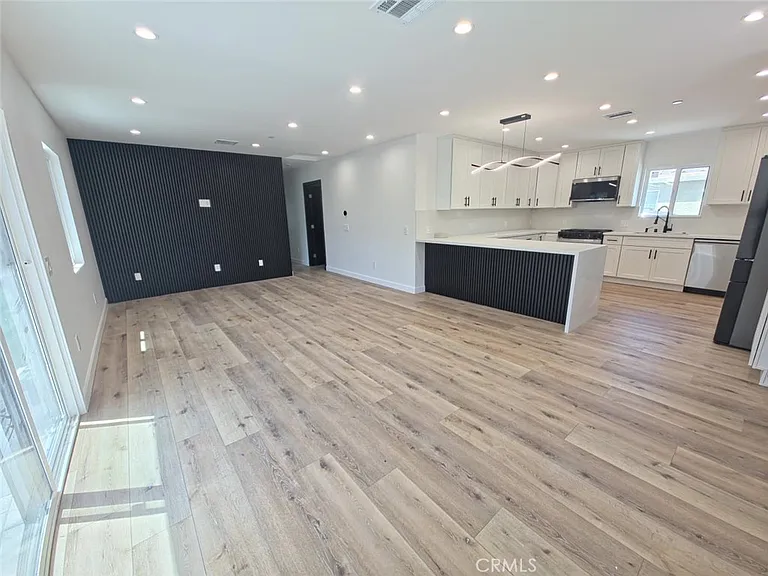 7333 Vanalden Ave — Photo 2
