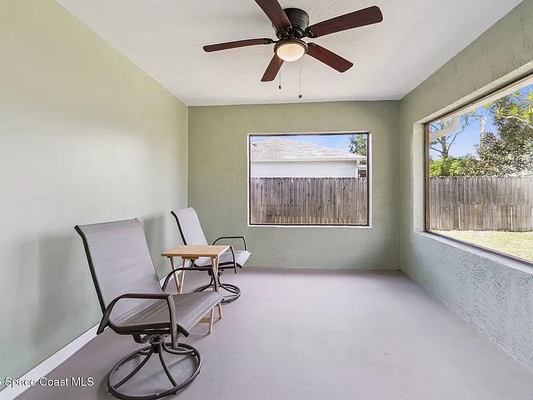 919 Quail St SE — Photo 15